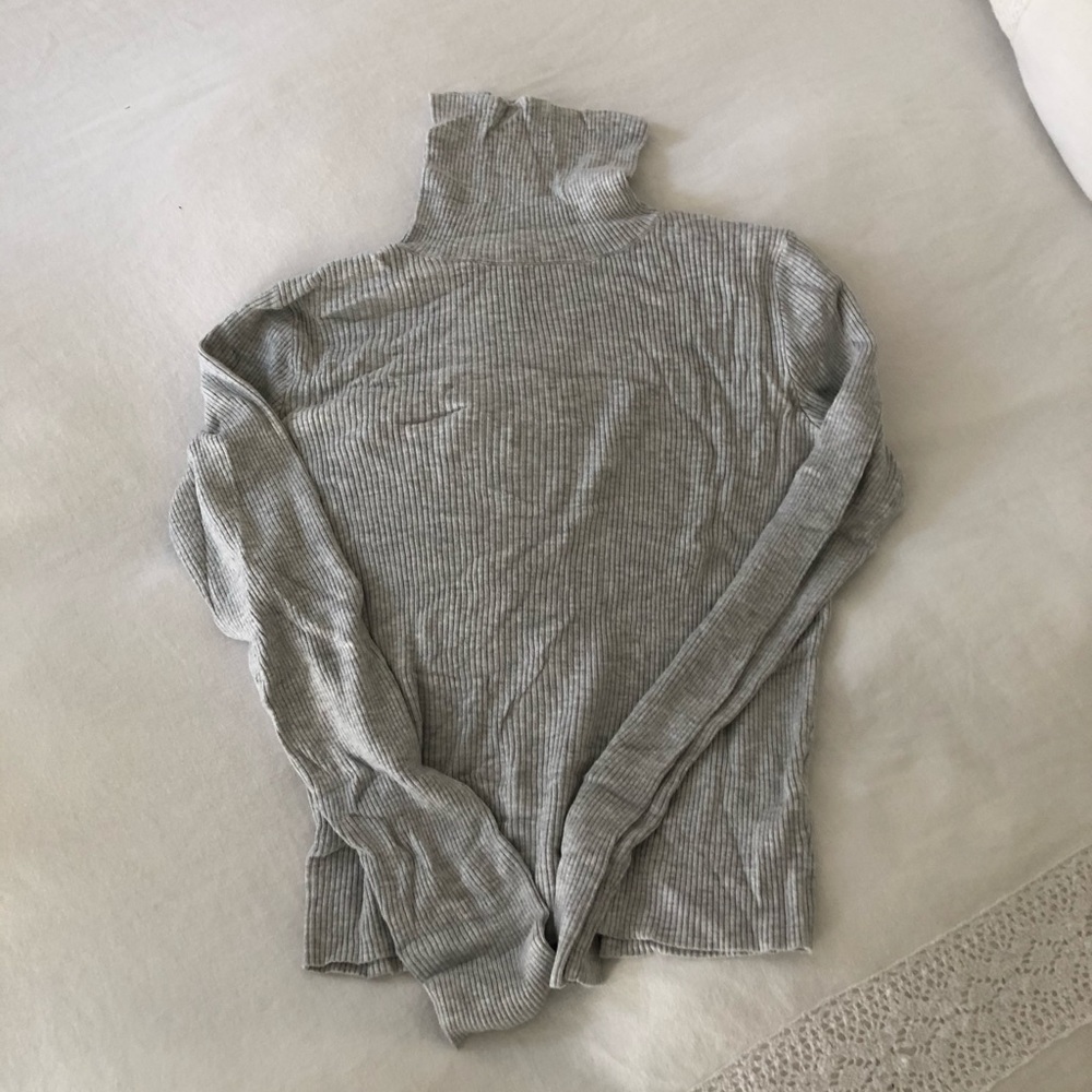 Brandy Melville Turtleneck